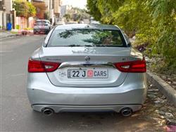 نيسان ماكسيما